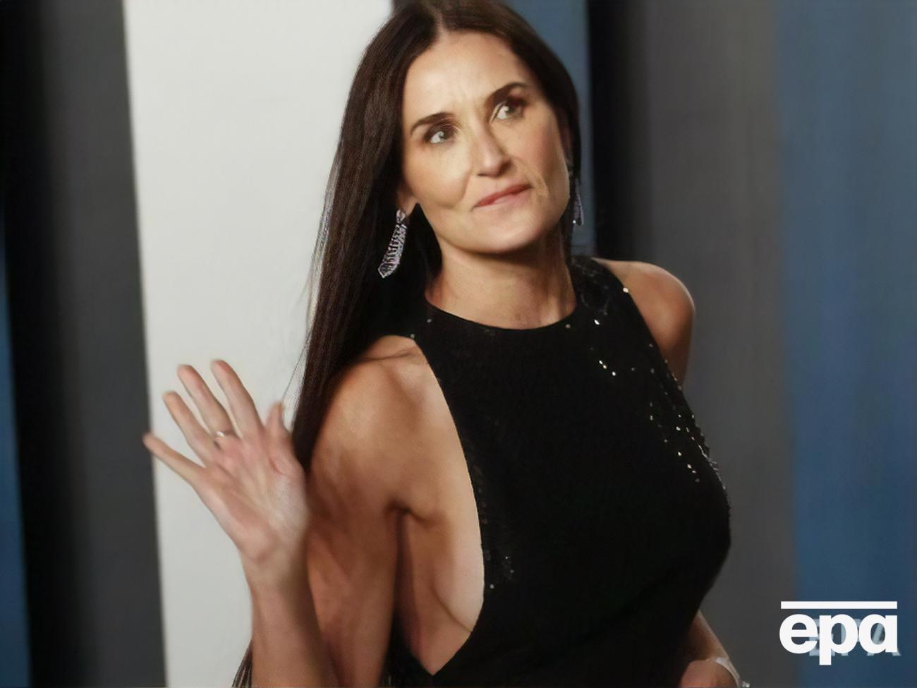 Мур &ndash; мать троих дочерей