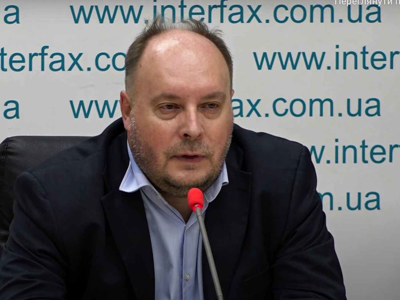 Александр Митрофанов:&nbsp;Полученные в результате деньги легализовались и на них закупалась продукция двойного назначения (в частности&nbsp;&ndash; телескопические прицелы &ldquo;Марс&rdquo; для снайперских винтовок)