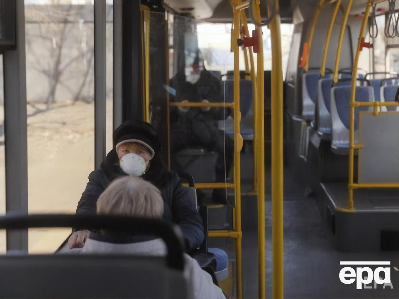 В Кабмине заявили, что работу общественного транспорта в Украине останавливать не будут