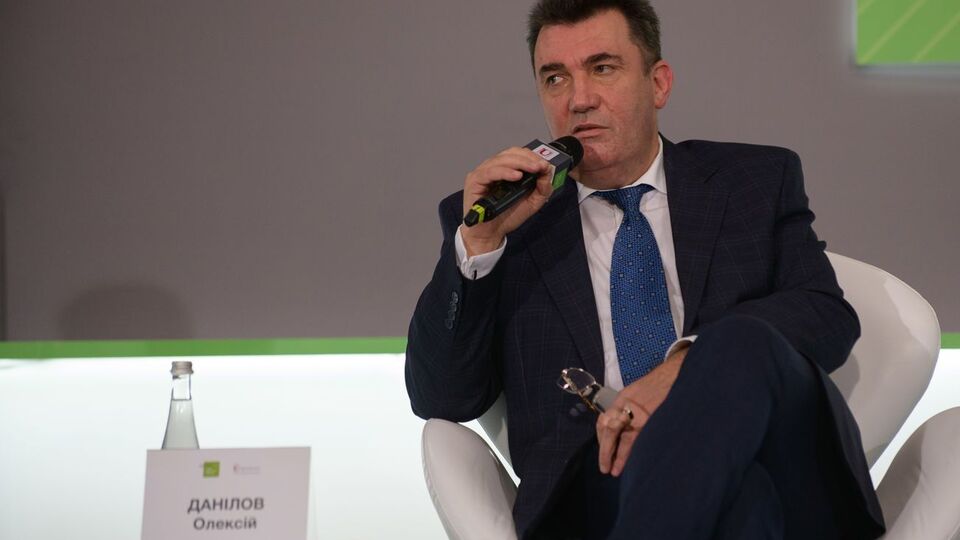 Данилов сообщил, что ведется подготовка документов для специального заседания