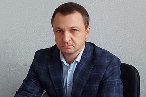 Кремень: Только по просьбе клиента его обслуживание может осуществляться на другом языке