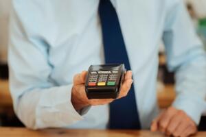 Для ФОП скасовують штрафи за невідповідність готівкових коштів на місці проведення розрахунків сумі коштів