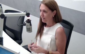 Официально Гатош подала в отставку в рамках плана реструктуризации