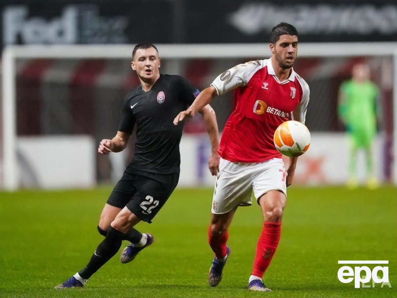 Гравці "Зорі" (на фото &ndash; у чорній формі) забити не змогли