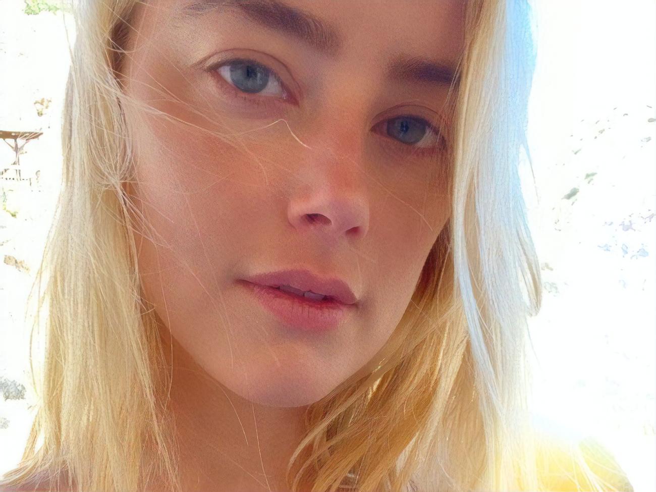 Херд считает, что бывший муж изменял ей