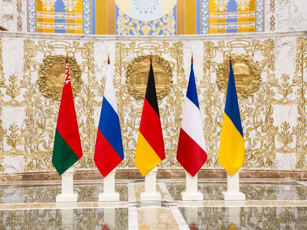 Перемовини про врегулювання конфлікту проводять у нормандському форматі й у тристоронній контактній групі