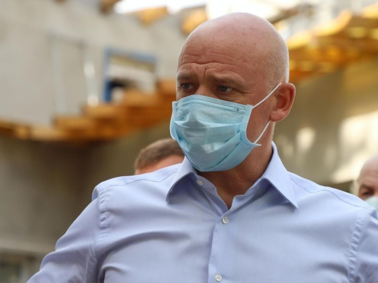 Труханов&nbsp;призвал граждан носить защитные маски, придерживаться социальной дистанции, соблюдать все карантинные меры