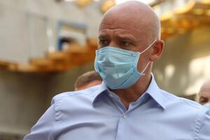 Труханов призвал граждан носить защитные маски, придерживаться социальной дистанции, соблюдать все карантинные меры