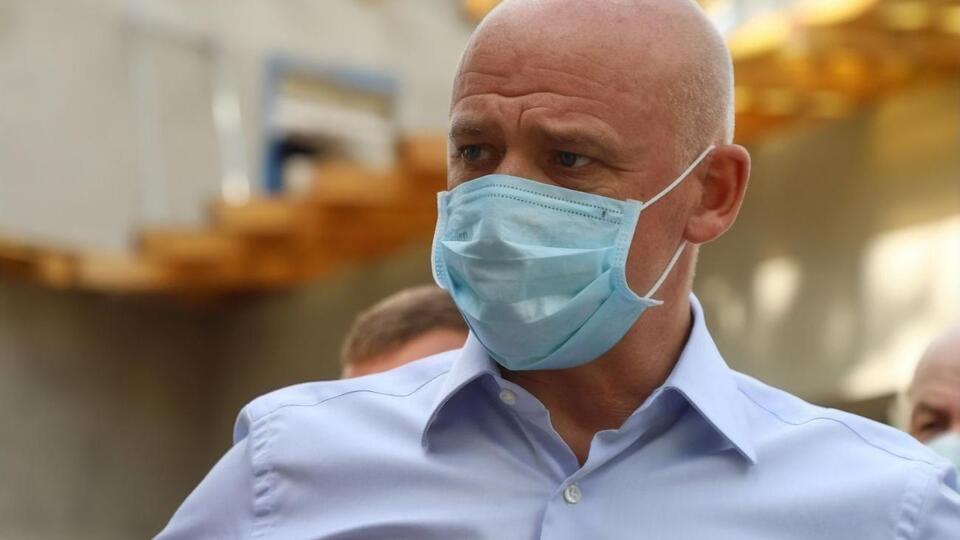 Труханов закликав громадян носити захисні маски, дотримуватися соціальної дистанції й усіх карантинних заходів