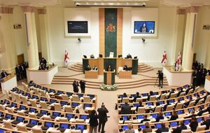 Опозиція не прийшла на перше засідання парламенту нового скликання
