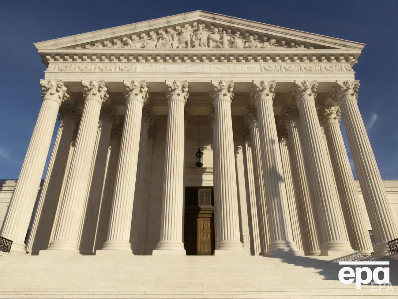 Верховный суд США указал, что Техас не имеет полномочий оспаривать результаты выборов в других штатах