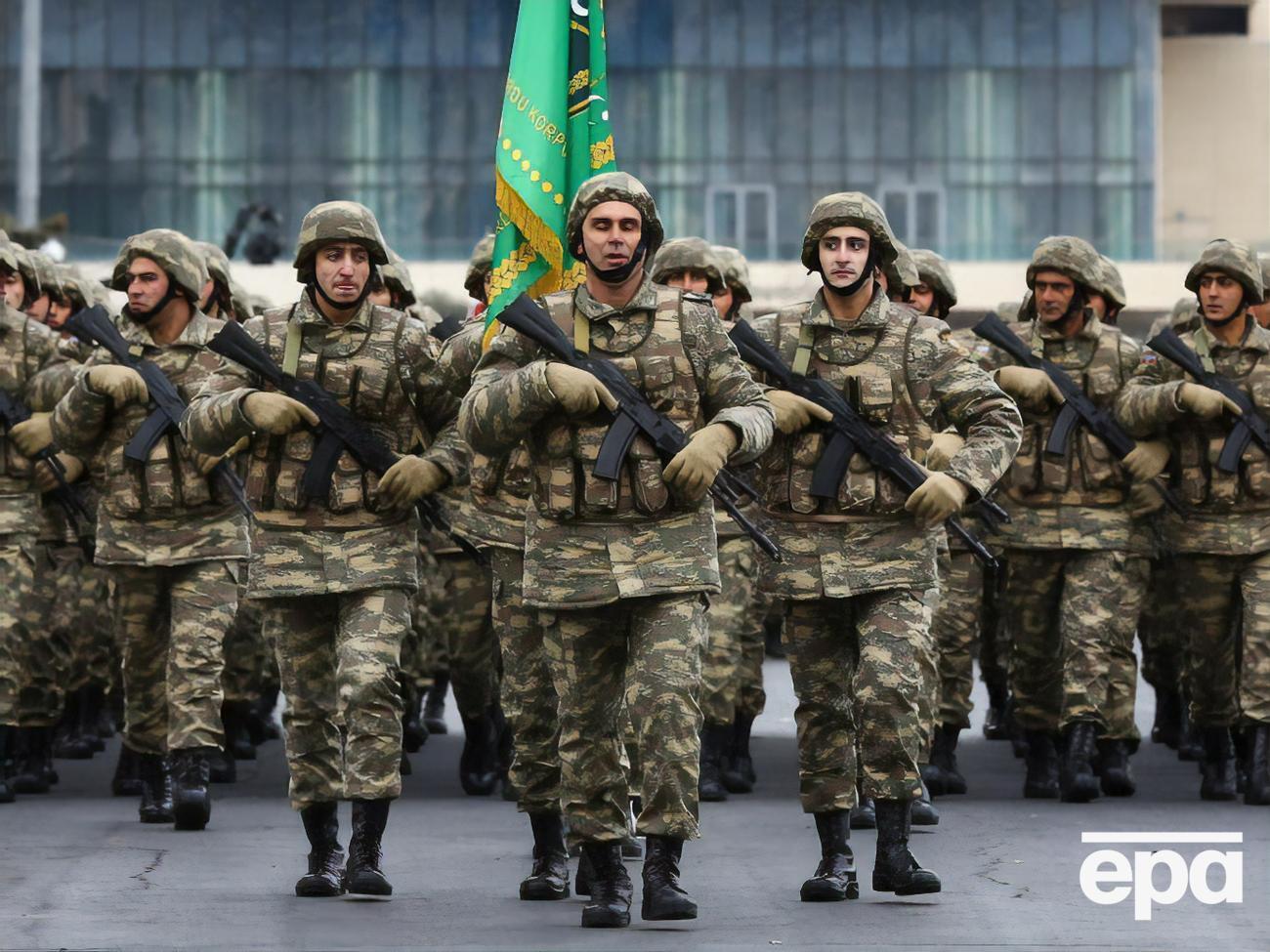 В Азербайджане пока не комментировали информацию о возобновлении боевых действий в Карабахе