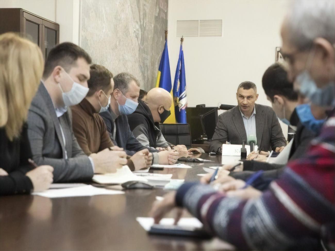 Кличко вимагає від комунальників працювати цілодобово