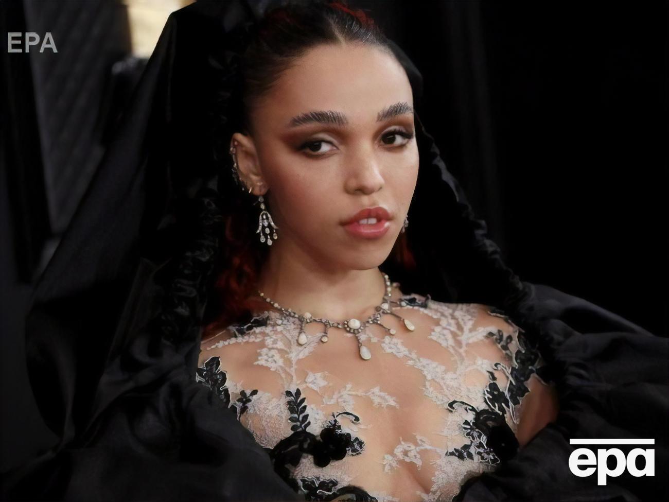 FKA twigs рассказала о насилии в отношениях, которые уже прекратились