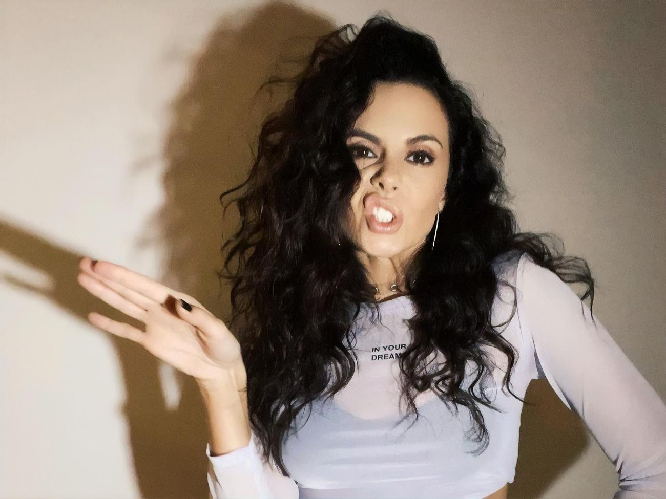 Каменских показала, как развлекается, танцуя