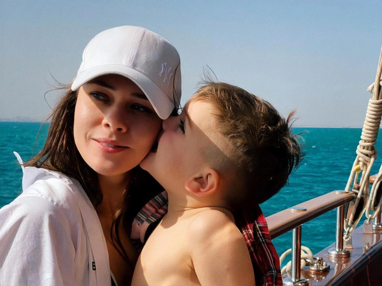 Саніна: Я можу показати тобі світ