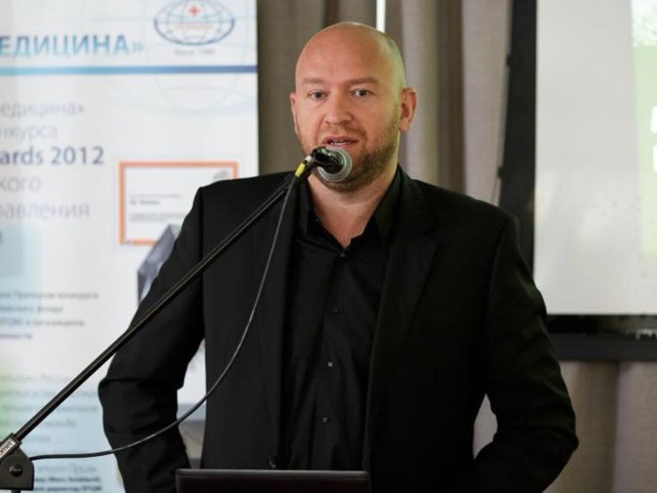 Вакцина проти коронавірусу – це ілюзія миттєвого порятунку. Розслаблятися рано