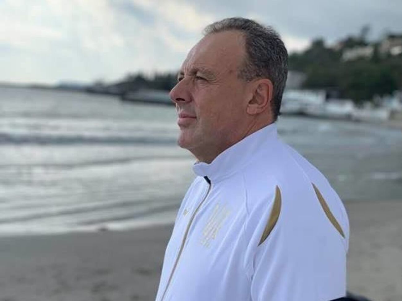 Щойно до Києва прилетіли представники ВООЗ, хворих на COVID-19 на добу стало удвічі менше. Наперсткарі хрінові