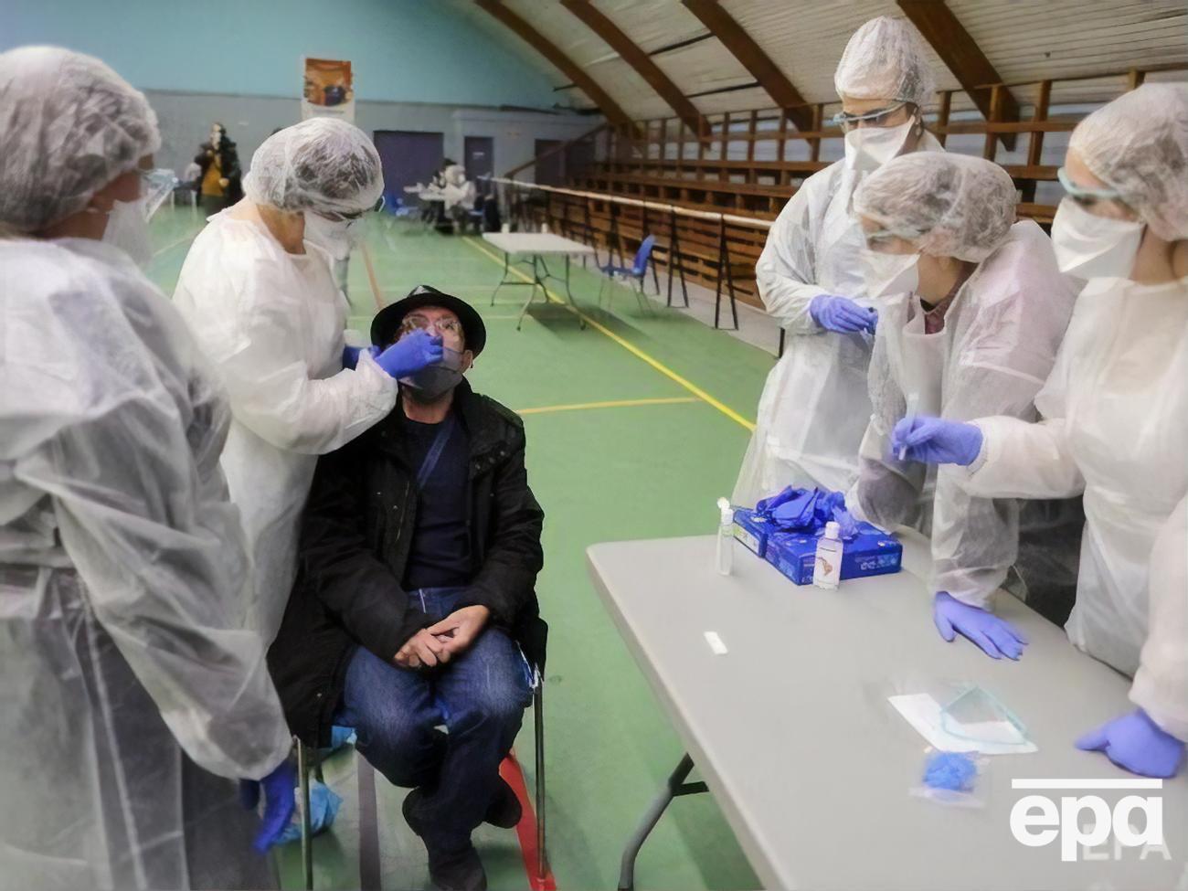 У Франції коронавірус підтвердили у 2,4 млн осіб