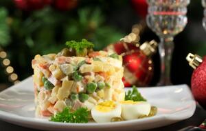 Продукты для салата "Оливье" подорожали почти на 14%
