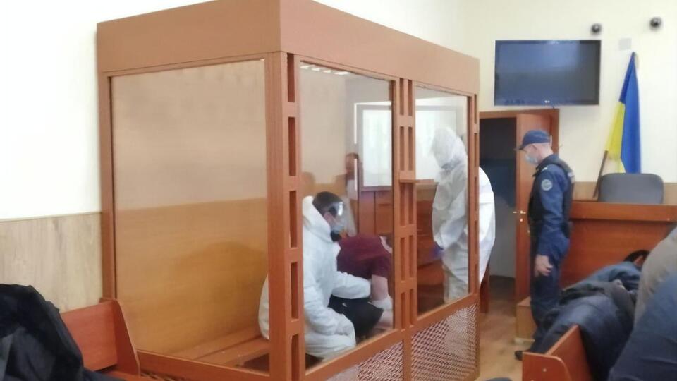 На заседание 14 декабря Приходько явился в сопровождении медиков