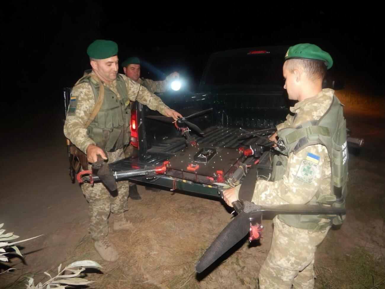 У ДПСУ розповіли про використання контрабандистами дельтапланів