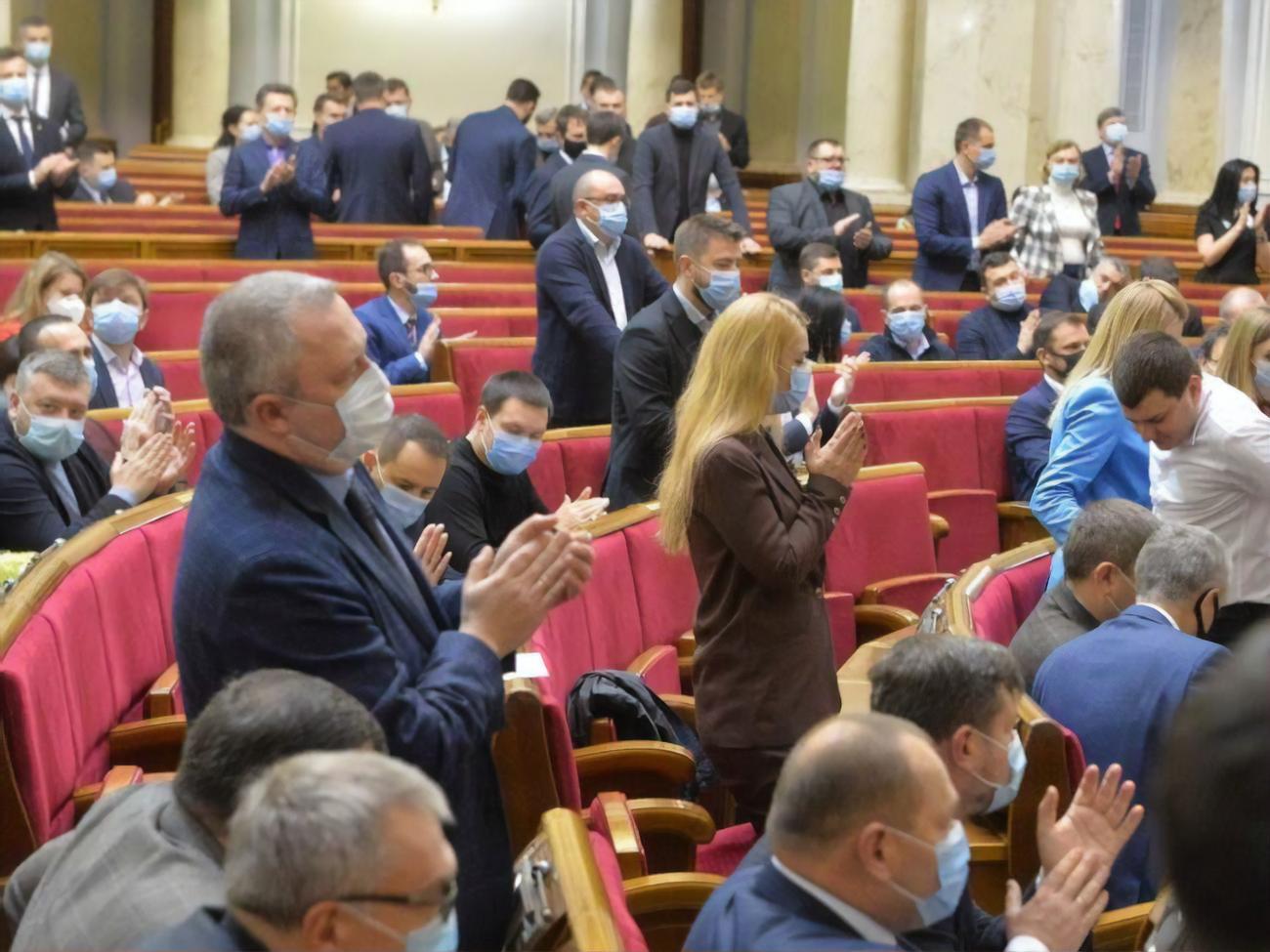 Рада підтримала обидва проєкти закону