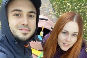 Тополя и Alyosha воспитывают троих детей