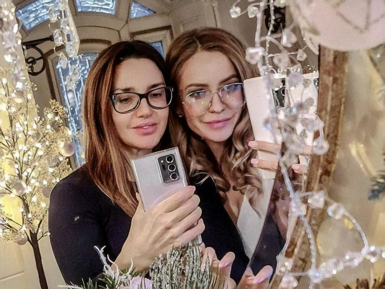 Невестка Марченко Екатерина (на фото справа) показала архивные снимки