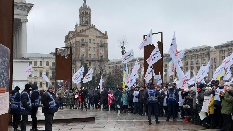 Учасники ініціативи "SaveФОП" почали протестувати під Верховною Радою