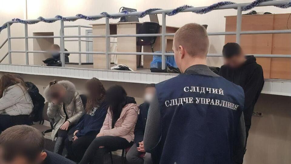 Фейковые "колл-центры" работали по всем правилам настоящих, подчеркнули в полиции