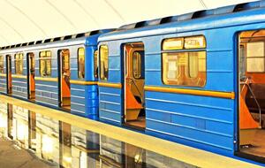 Из-за сообщения о минировании движение метро на ряде станций ограничили