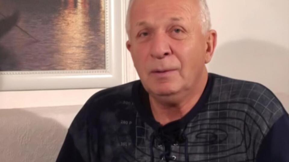 Паперний: Особисто я ніколи не розумів рукостискань