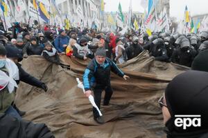 Столкновения на Майдане произошли, когда активисты пытались поставить палатки