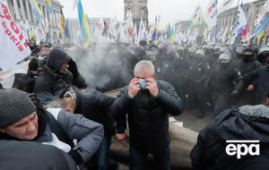 Протестующие требовали отменить кассовые аппараты и запрет на работу при жестком карантине с 8-го по 24 января следующего года