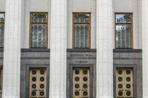 Согласно результатам опроса, в Раду проходят четыре партии