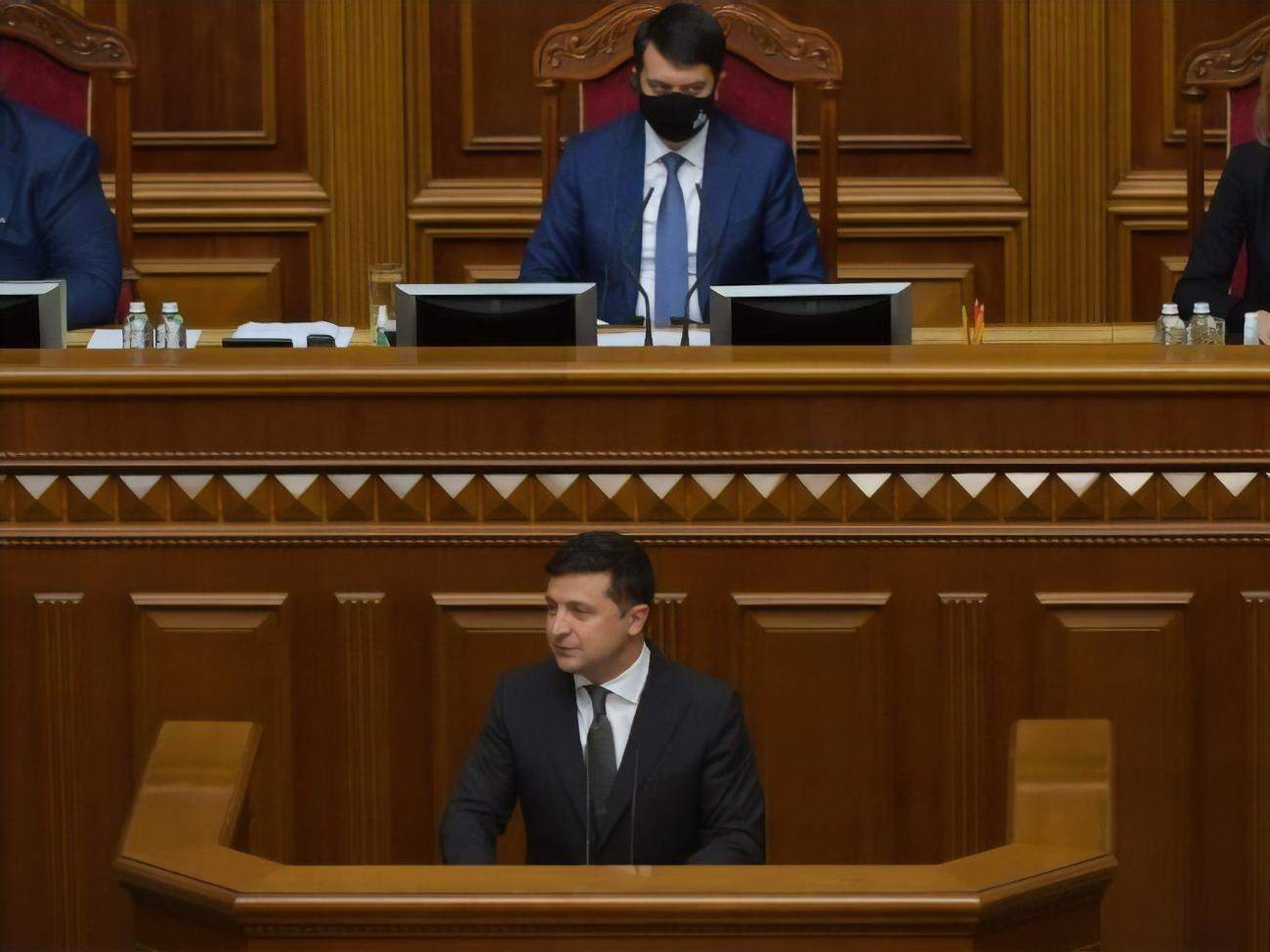 Зеленський у другому турі президентських виборів переміг би будь-якого із найближчих суперників
