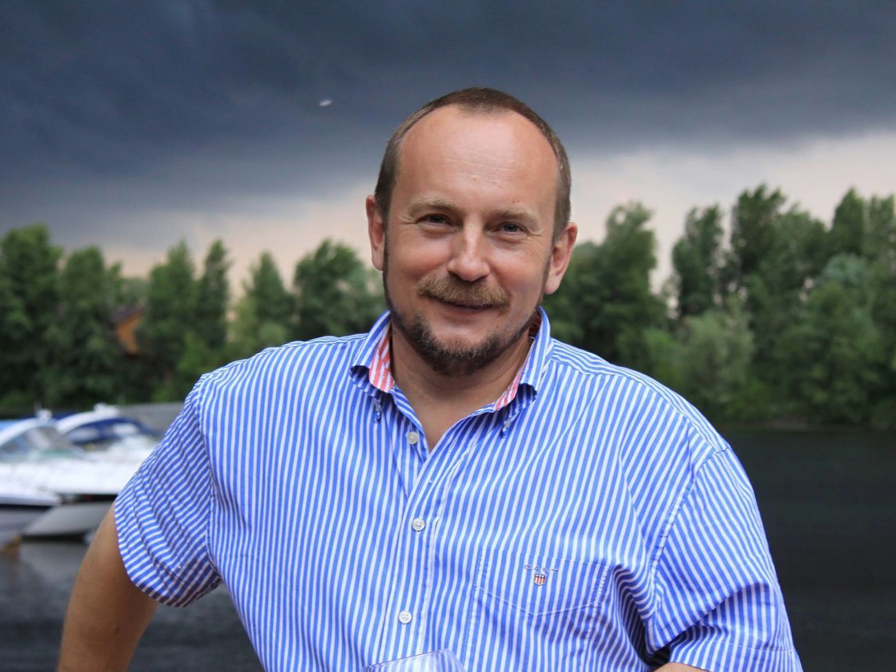Рябікін, за даними ЗМІ, написав заяву про звільнення за власним бажанням