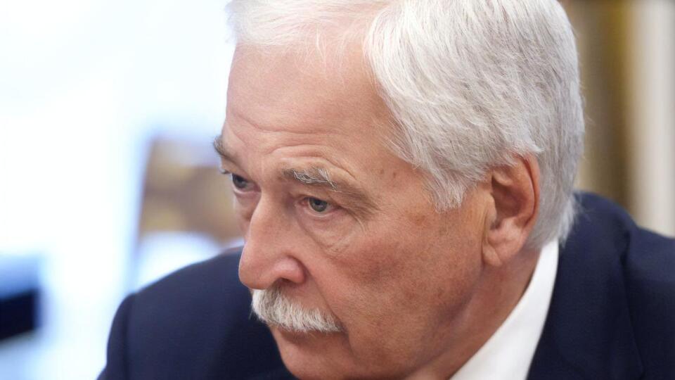 Про причини відсутності Гризлова не повідомляють