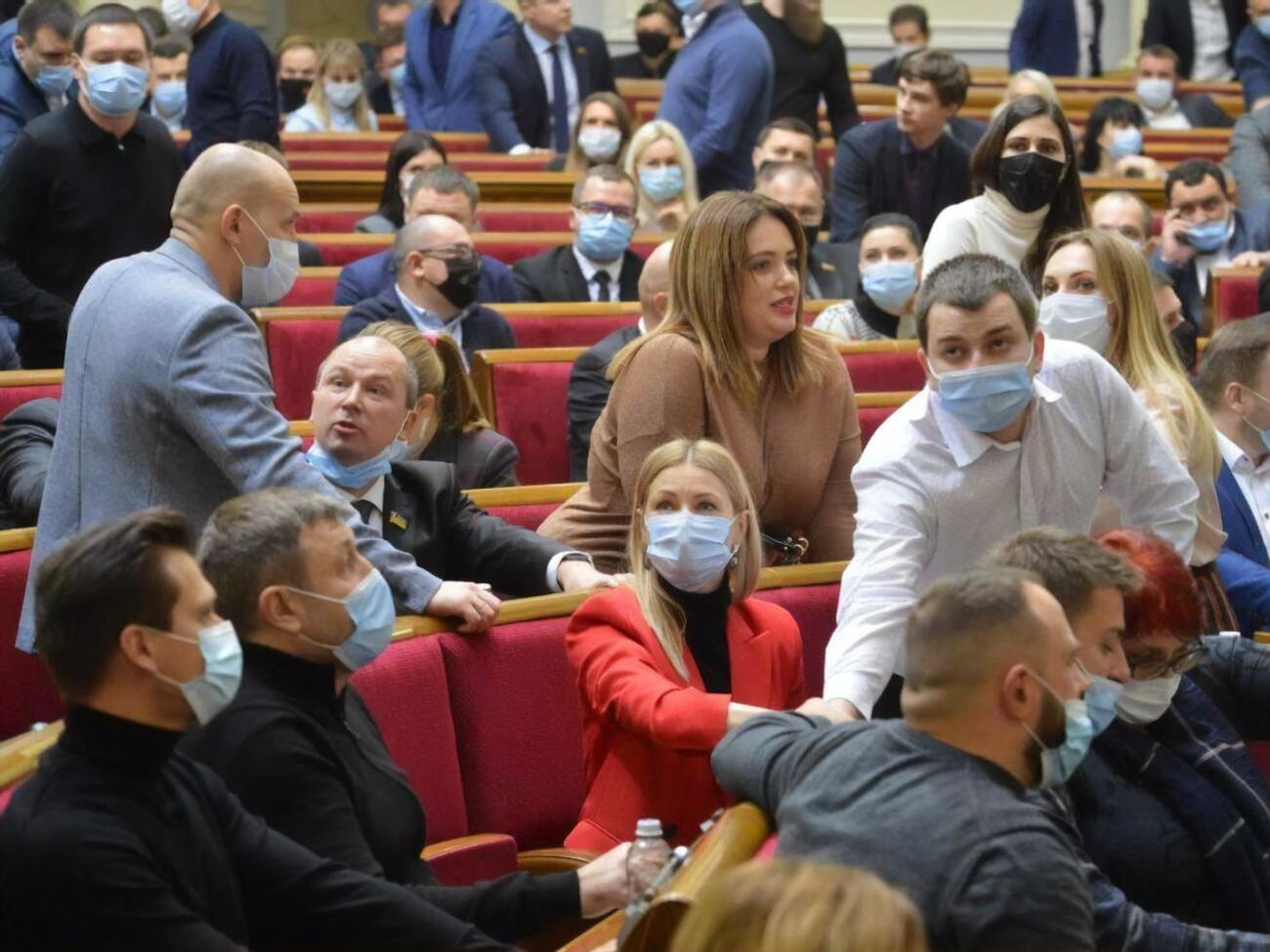 Парламент ухвалив закон 17 грудня