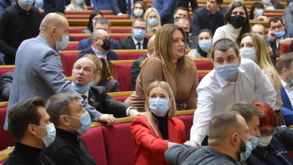 Парламент принял закон 17 декабря