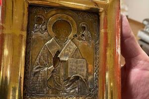 На обороте иконы стоит печать наркома образования УССР