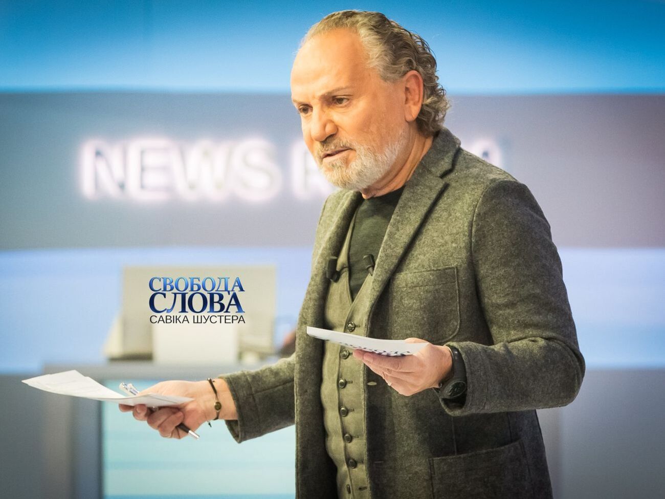 "Свобода слова Савика Шустера" выходит на канале "Украина" каждую пятницу