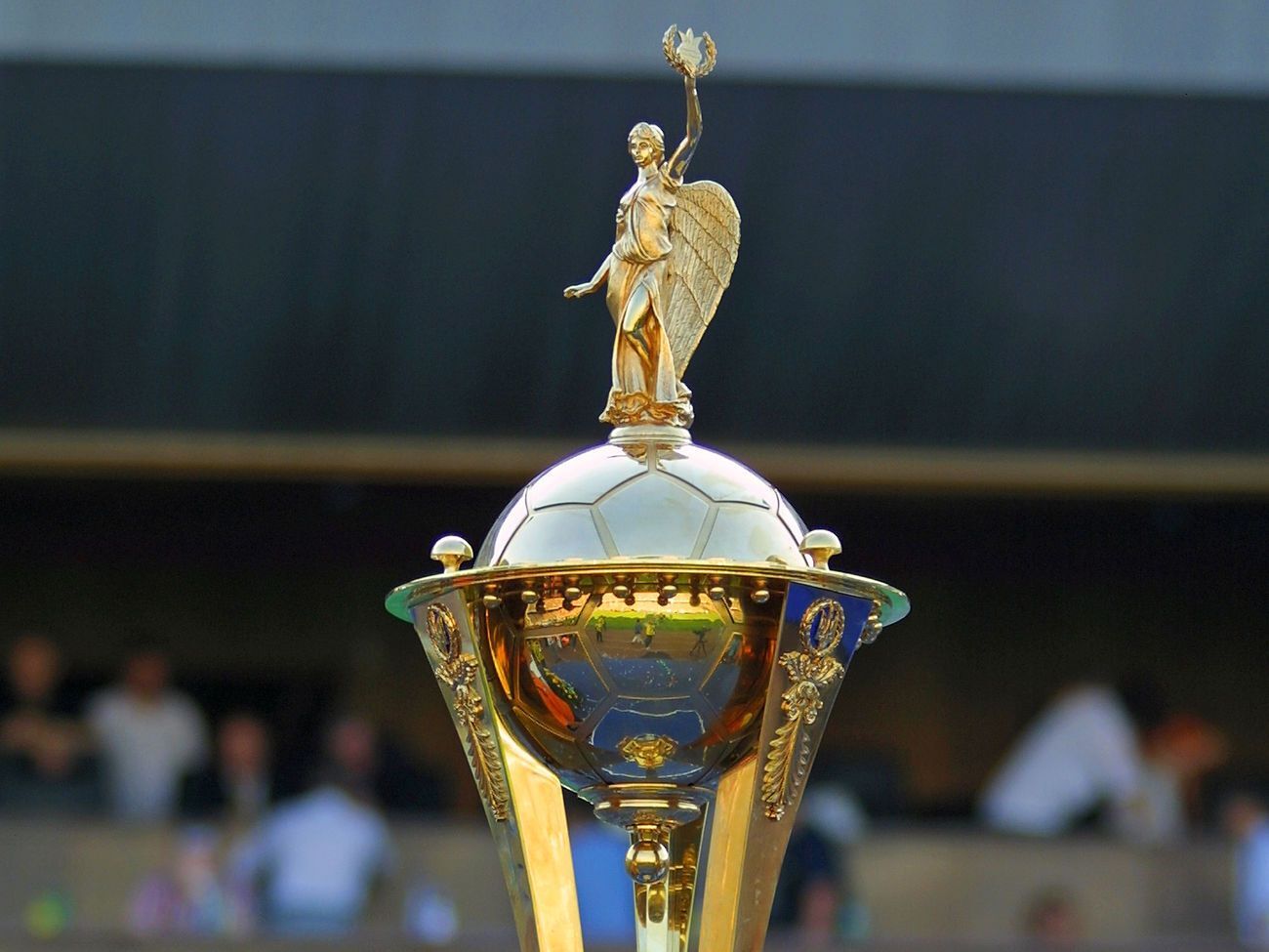 Серед учасників 1/4 фіналу &ndash; шестеро переможців четвертого етапу розіграшу Кубка України, а також "Динамо" та "Шахтар"