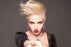 Полякова: Пока что я такой образ просто примеряю, но мне он страшно нравится