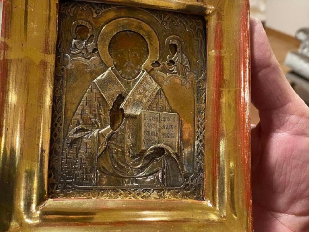 Икону, вероятно, вывезли из Луганска