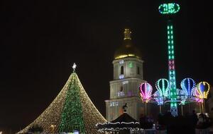 У Києві запалили головну ялинку України. Фоторепортаж