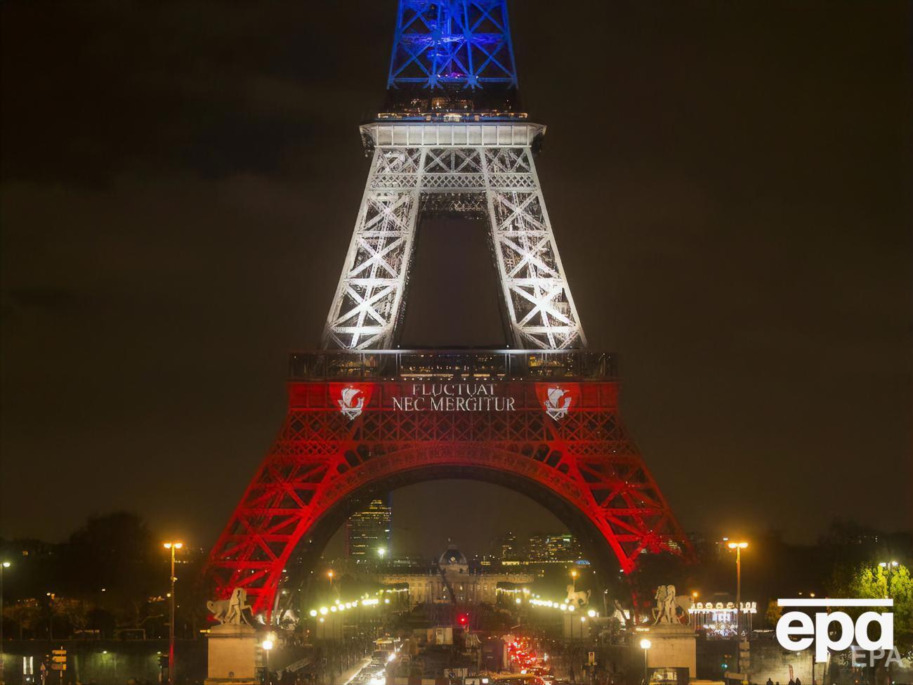 Ейфелеву вежу відкриють для відвідувачів до Різдва і новорічних свят