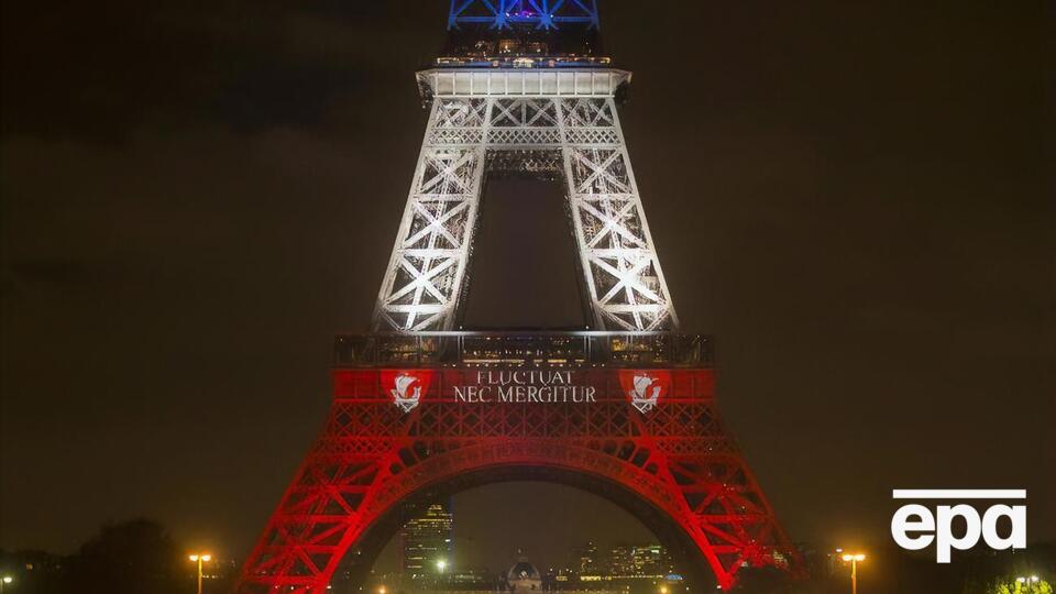 Ейфелеву вежу відкриють для відвідувачів до Різдва і новорічних свят
