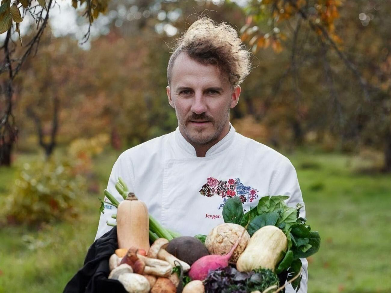 Клопотенко весь час присвячує роботі